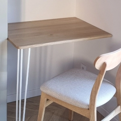 Aménagement d’un coin bureau dans le renfoncement d’une chambre