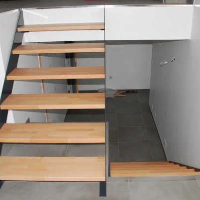 Double stringer metal stairs with wooden steps