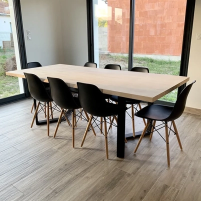 Table de salle à manger avec plateau sur mesure en bois