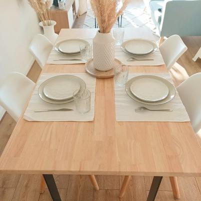 Esszimmertisch mit Platte aus Kautschukholz nach Maß