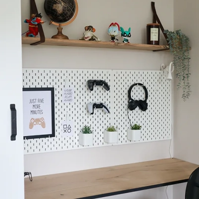 Teen desk with black MDF top and oak veneer