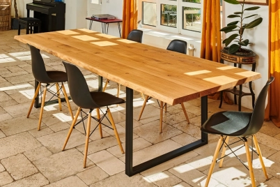 Custom table with rectangular steel legs 71x90 black