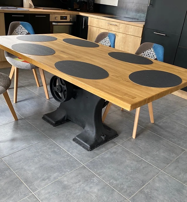 Table de cuisine avec plateau en chêne sur mesure