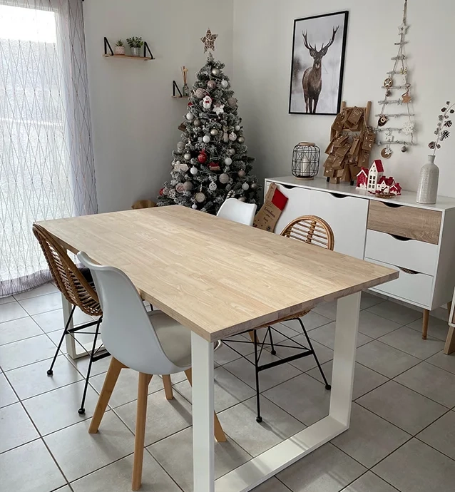 Custom-made dining table with a rubberwood top