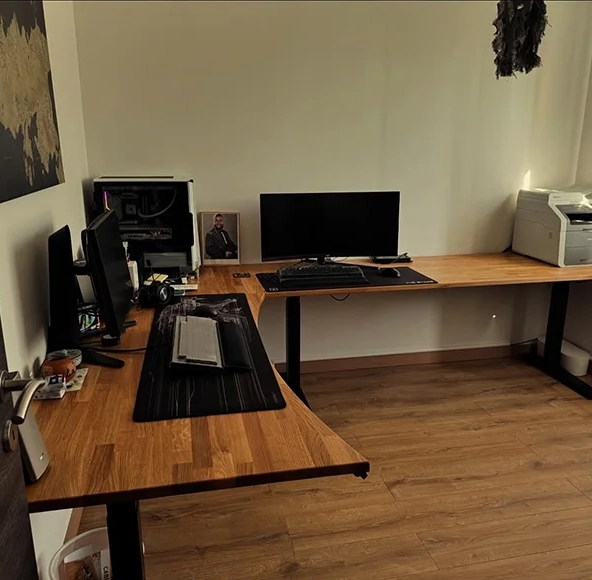 Custom sit-stand corner desk