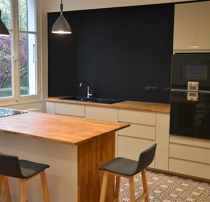 Oak kitchen with central island