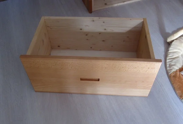 Meuble tv sur mesure en bois : fabrication des tiroirs