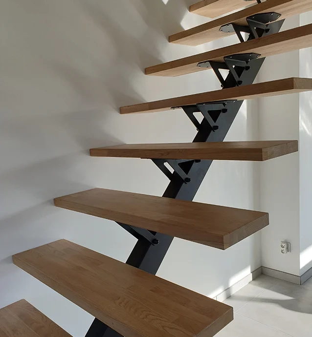 Escalier droit métal bois avec marches en chêne sur mesure