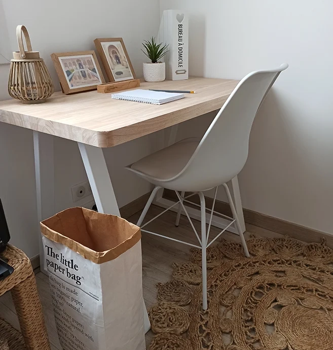 petit bureau avec plateau en bois sur mesure