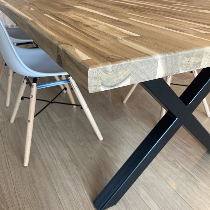 Table de salle à manger avec plateau en acacia sur mesure