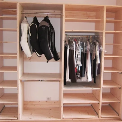 Made-to-measure wooden dressing room