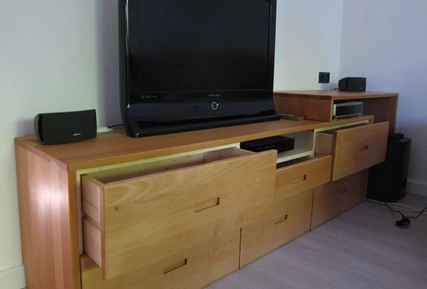 Custom made wood TV cabinet customer realization : Final result
