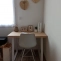 Aménagement petit coin bureau avec plateau en bois