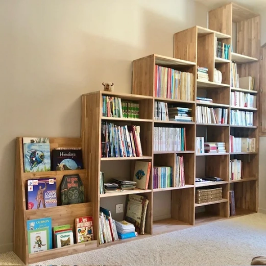 Librería grande de escalera de madera maciza