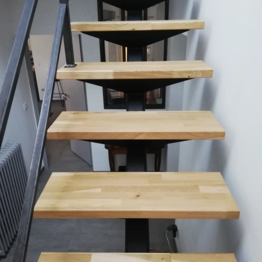 Central stringer staircase with custom oak steps