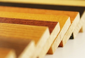 Echantillons de marches en bois